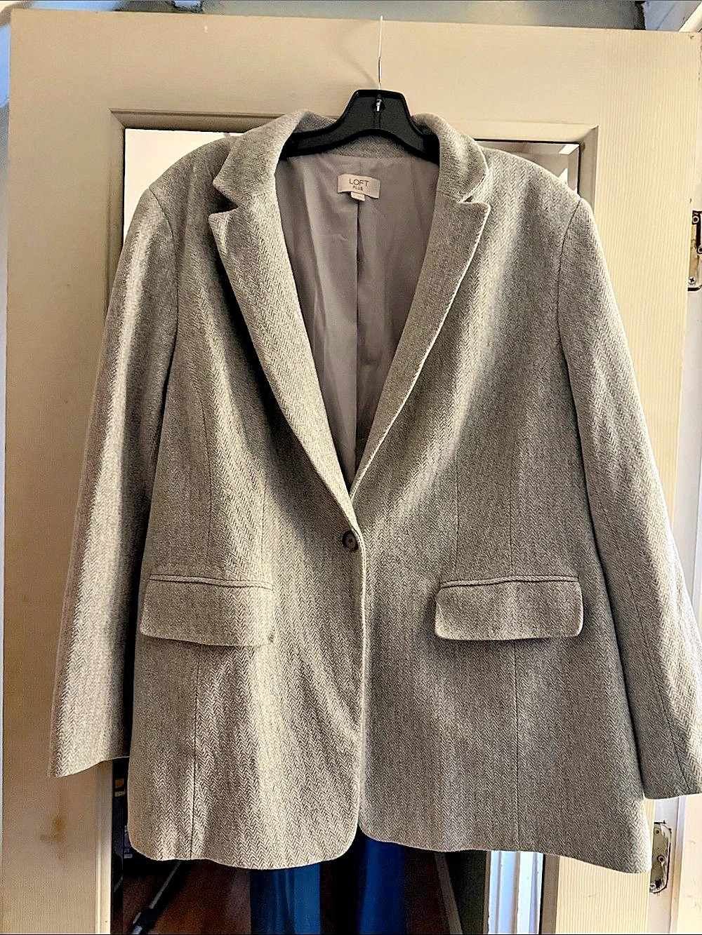 LOFT Herringbone Blazer in Gray Size 18 Like New
